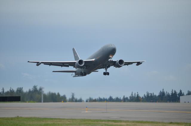 KC-46A_Pegasus_first_flight_150925.JPG