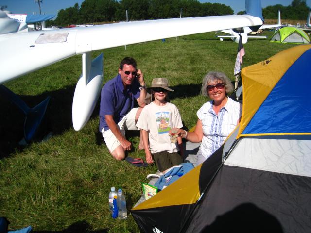 Sean_with_Linda_and_Patrick_Elliot_at_Oshkosh_110725.JPG