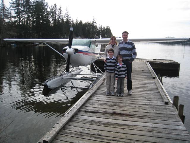 The_family_poses_after_their_first_floatplane_ride_100228.JPG