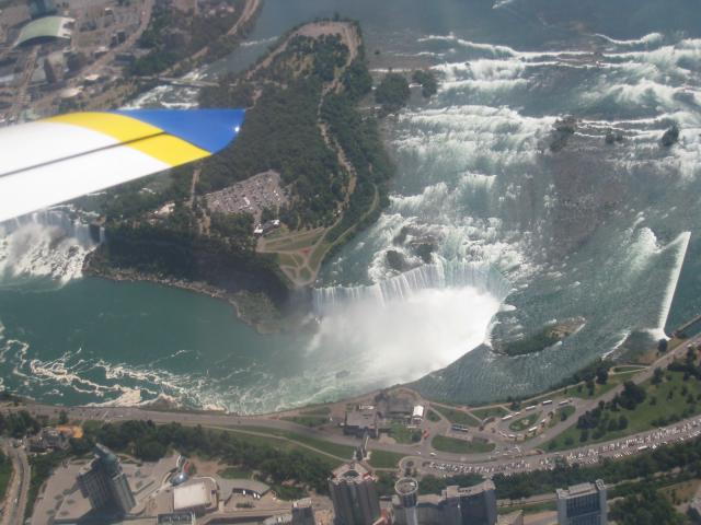 zNiagara_Falls_from_Invictus_110730.jpg